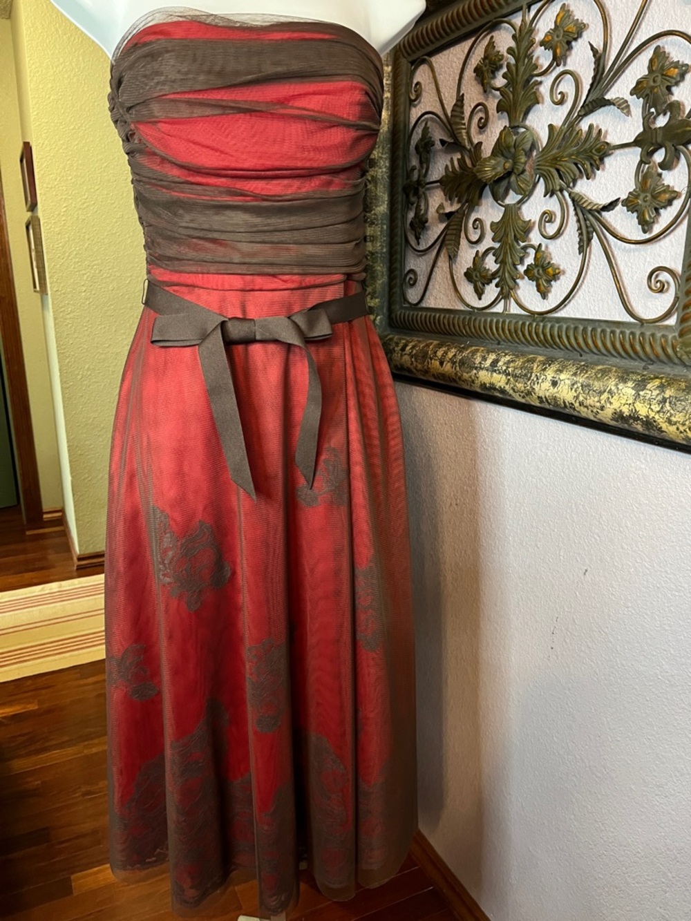 BCBGMaxAzria Strapless Red Dress with Brown Tulle Overlay Sz 4- Semi Formal